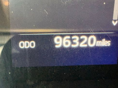 Used 2018 Toyota Camry SE FWD image 12