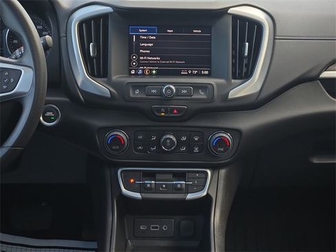 Used 2024 GMC Terrain SLE w/ Driver Convenience Package image 20