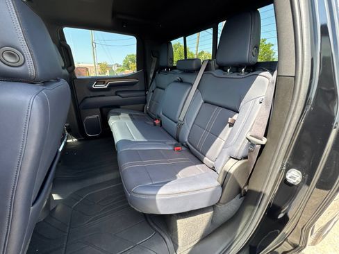 Used 2022 Chevrolet Silverado 1500 High Country w/ High Country Premium Package AWD/4WD image 27