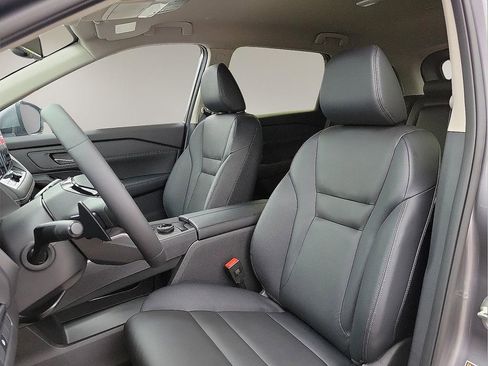 Used 2025 Nissan Rogue SL image 11