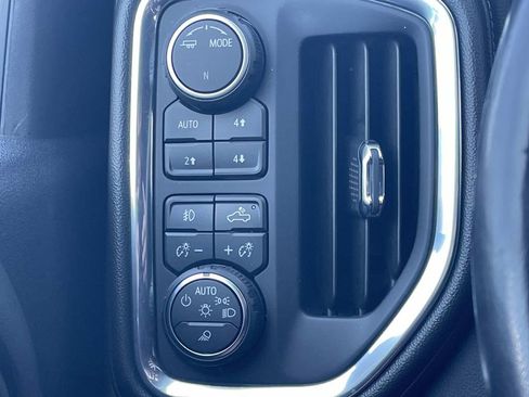 Used 2022 Chevrolet Silverado 3500 LTZ w/ LTZ Convenience Package image 33