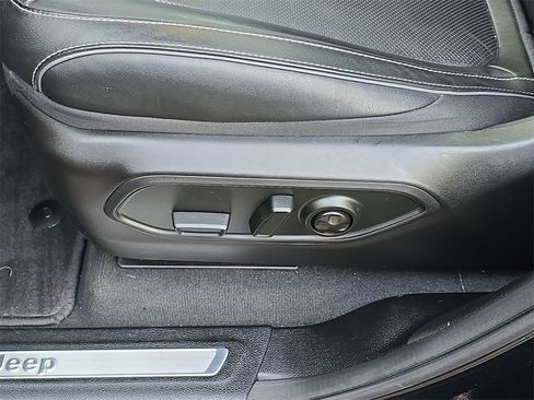 Used 2024 Jeep Grand Cherokee Overland w/ Trailer Tow Package image 16