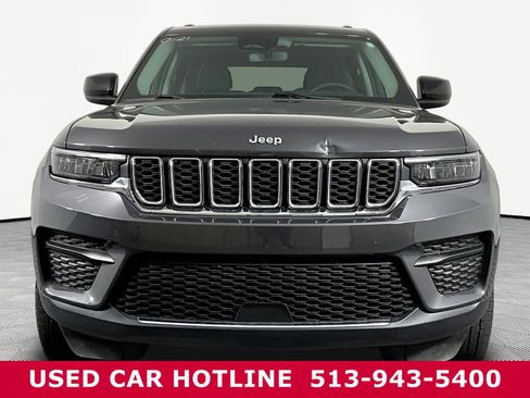 Used 2023 Jeep Grand Cherokee Laredo AWD/4WD image 2