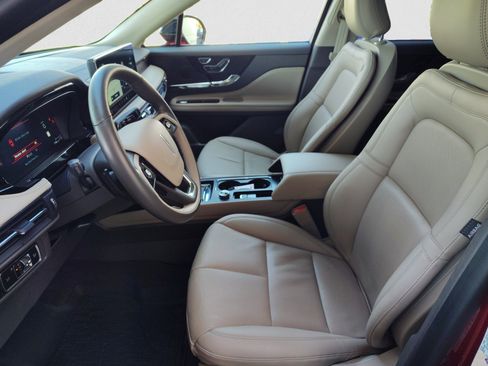 Used 2023 Lincoln Corsair Reserve w/ Rear Removable Package Tray image 10