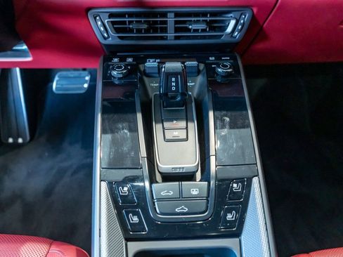 Certified 2022 Porsche 911 Carrera 4 AWD/4WD image 19