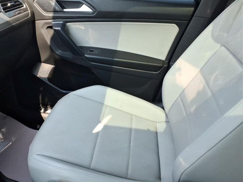 Certified 2021 Volkswagen Tiguan SE R-Line AWD/4WD image 17