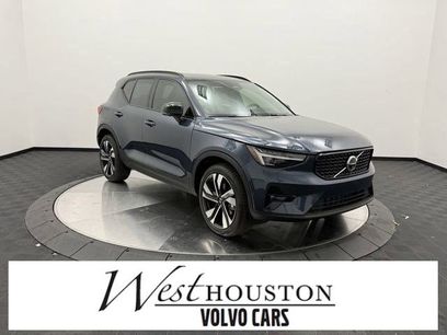 New 2026 Volvo XC40 B5 Ultra w/ Protection Package Premier
