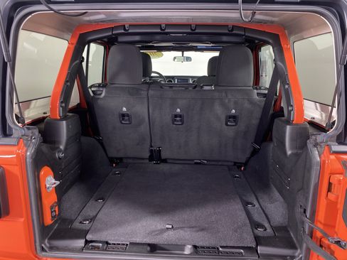 Used 2023 Jeep Wrangler Unlimited Sport AWD/4WD image 32