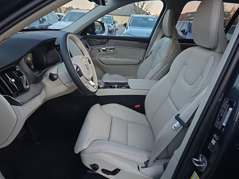 New 2026 Volvo XC90 B6 Ultra w/ Protection Package AWD/4WD image 7
