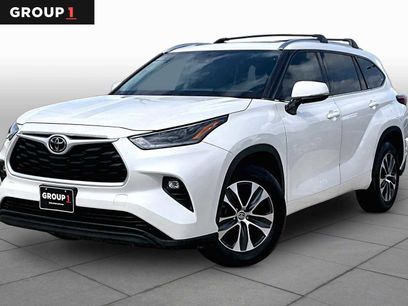 Used 2021 Toyota Highlander XLE
