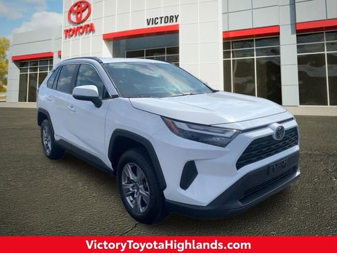 Used 2025 Toyota RAV4 XLE AWD/4WD image 1