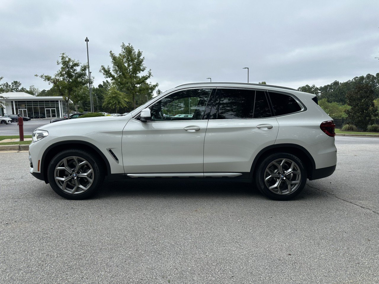 Used 2020 BMW X3 xDrive30i w/ Premium Package AWD/4WD image 2