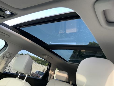 Certified 2023 Kia Sorento SX Prestige w/ Panoramic Sunroof Package AWD/4WD image 12