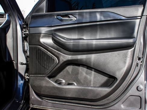 Used 2024 Jeep Grand Cherokee Altitude image 13