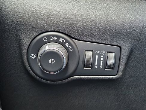 New 2026 Jeep Compass Limited w/ Sun, Sound & Navigation Group AWD/4WD image 18