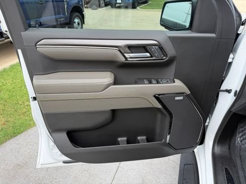 Used 2023 Chevrolet Silverado 1500 ZR2 w/ Technology Package AWD/4WD image 8
