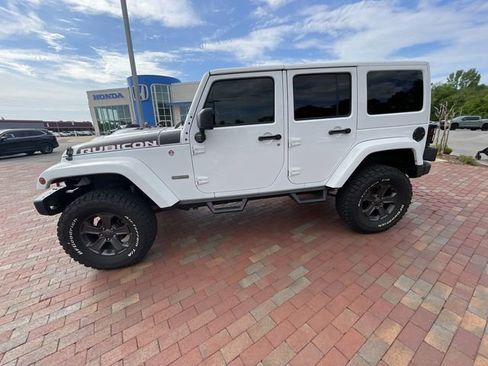 Used 2018 Jeep Wrangler Unlimited Rubicon image 14