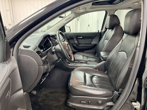 Used 2017 Chevrolet Traverse Premier image 21
