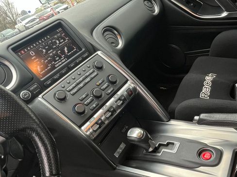 Used 2009 Nissan GT-R Premium image 29