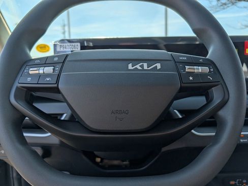 New 2026 Kia K4 FWD image 30
