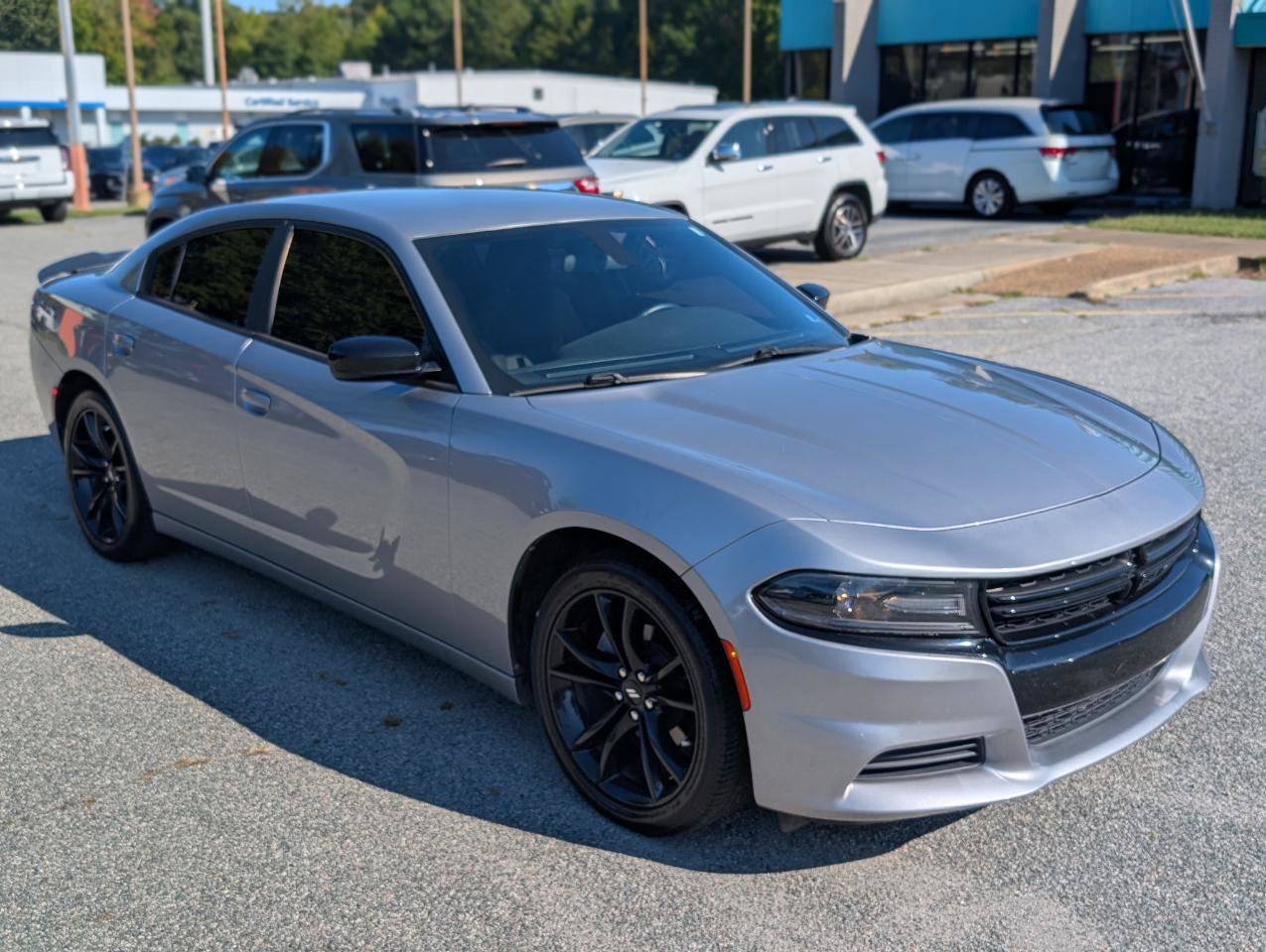 Used 2015 Dodge Charger SXT w/ Plus Group RWD image 10