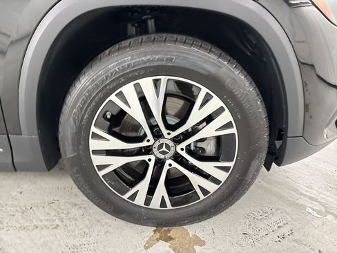 Certified 2025 Mercedes-Benz GLA 250 image 12