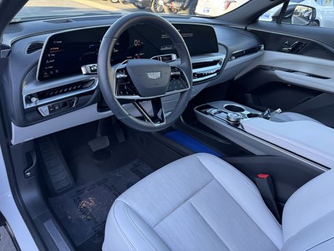 Used 2024 Cadillac Lyriq Luxury image 17