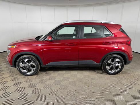Certified 2025 Hyundai Venue Limited FWD image 12