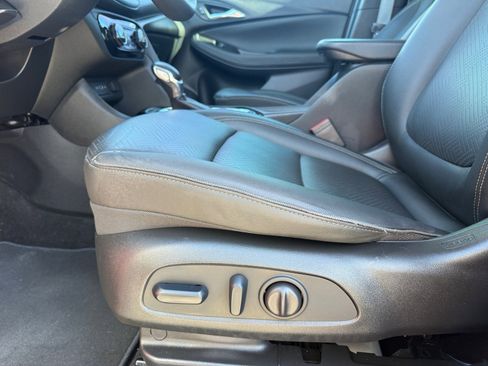 Used 2023 Buick Encore GX Essence w/ Experience Buick Package FWD image 10