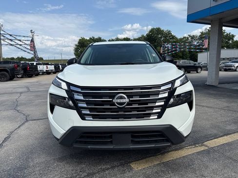 Used 2024 Nissan Rogue S FWD image 10