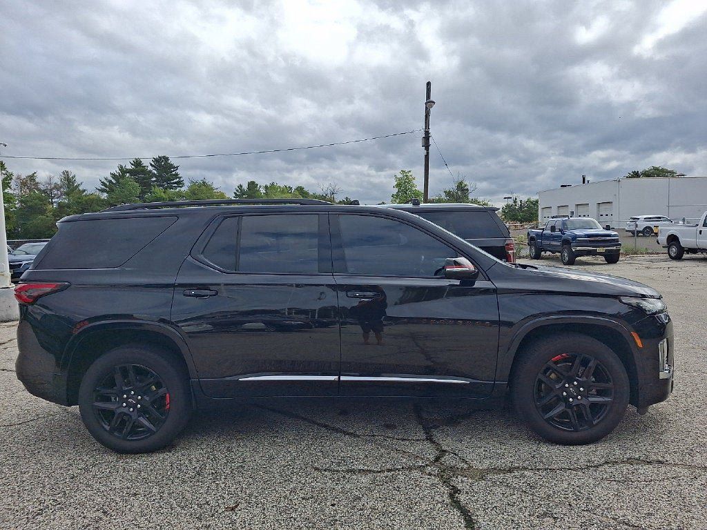 Certified 2023 Chevrolet Traverse Premier w/ Redline Edition AWD/4WD image 9