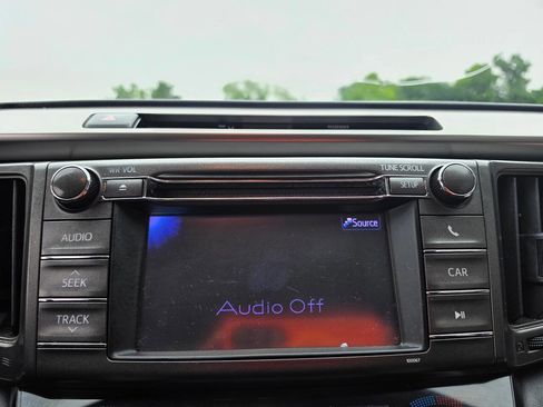 Used 2013 Toyota RAV4 XLE FWD image 40