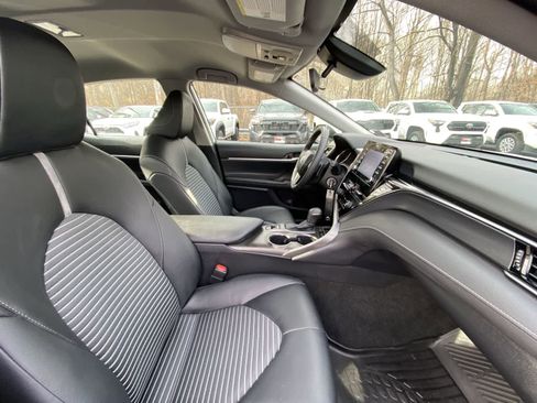 Used 2023 Toyota Camry SE image 29