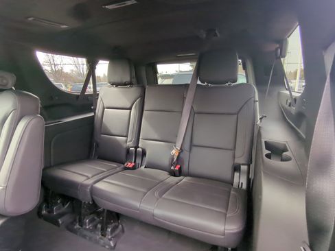 Used 2022 Chevrolet Suburban Z71 w/ Z71 Off-Road Package image 10