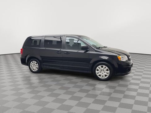 Used 2017 Dodge Grand Caravan SE image 31