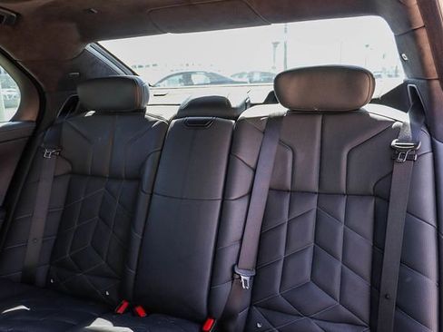 Used 2024 BMW 760i xDrive w/ Executive Package AWD/4WD image 19