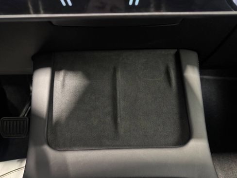 Used 2021 Tesla Model Y Long Range image 39