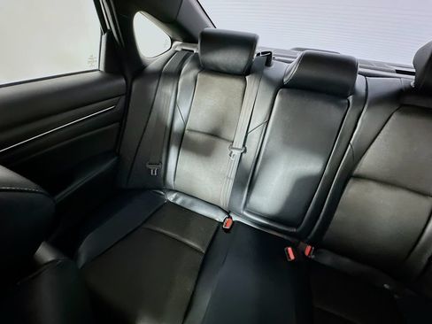 Used 2018 Honda Accord Sport image 12