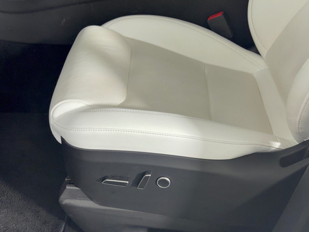 Used 2023 Tesla Model X AWD/4WD image 16