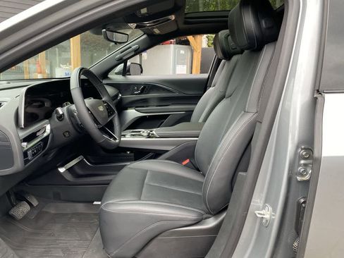 Used 2024 Cadillac Lyriq Luxury w/ LPO, Floor Liner Package AWD/4WD image 14