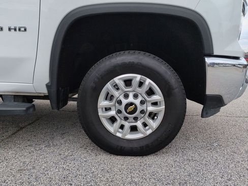 Used 2025 Chevrolet Silverado 2500 LT w/ Convenience Package image 11