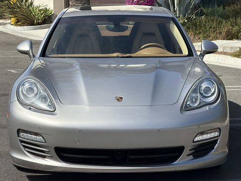 Used 2010 Porsche Panamera S RWD image 9