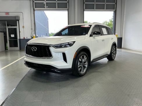Used 2025 INFINITI QX60 Luxe FWD image 2