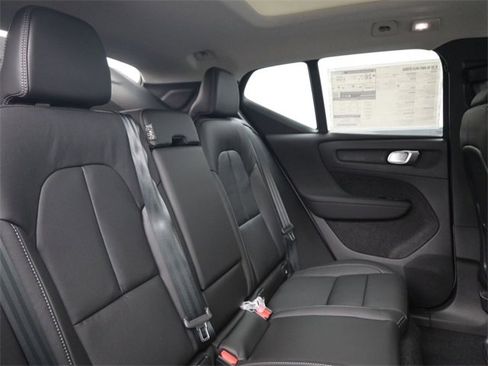 New 2026 Volvo XC40 B5 Core w/ Climate Package image 30