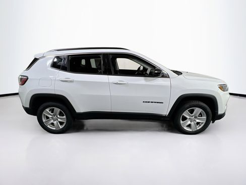 Used 2022 Jeep Compass Latitude image 4