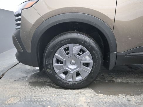 New 2026 Nissan Kicks S image 9