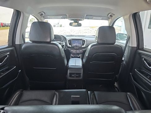 Used 2024 GMC Terrain SLT image 21