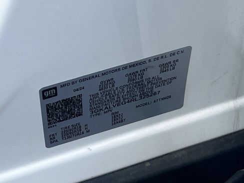 Used 2024 GMC Terrain SLT AWD/4WD image 30