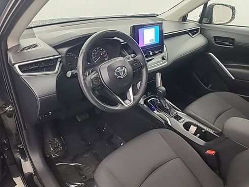 Used 2024 Toyota Corolla Cross LE image 25