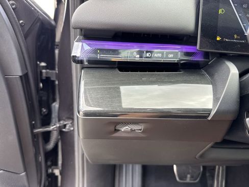 Used 2025 BMW 540i xDrive image 55